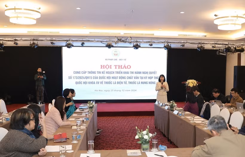 Vue du séminaire organisé par le Département des affaires juridiques du ministère de la Santé, à Hanoi, le 25 décembre. Photo : VNA