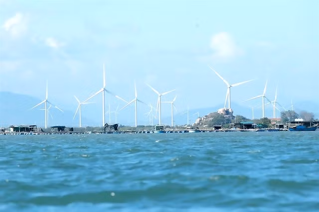 Un projet éolien dans le district de Thuân Bac, province côtière centrale de Ninh Thuân. Photo : VNA
