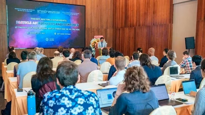 La conférence internationale « La théorie rencontre l’expérience : astrophysique des particules et cosmologie» (TMEX2025) devrait durer jusqu’au 11 janvier, à Quy Nhon, dans la province de Binh Dinh (Centre). Photo: VNA