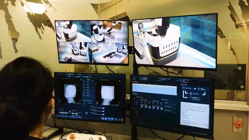 Le système CyberKnife S7 permet de traiter des tumeurs n'importe où dans le corps sans chirurgie. Photo : VNA