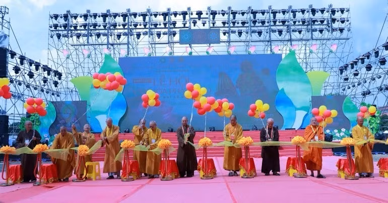 Ouverture du Festival culturel bouddhiste, à Hô Chi Minh-Ville, le 3 mai. Photo : giacngo.vn