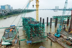 Le projet du pont Tran Hung Dao est accéléré par son investisseur et les entreprises chargées des travaux. (Photo : VNA)