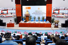 La conférence est retransmise en visioconférence vers des points de connexion installés dans les quartiers de Hô Chi Minh-Ville. Photo : VNA