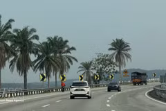 Une route dans l'État de Perak, en Malaisie. Photo d'illustration : VNA