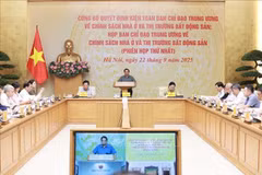Le Premier ministre Pham Minh Chinh lors de la première session du Comité central de pilotage des politiques du logement et du marché immobilier. Photo : (VNA