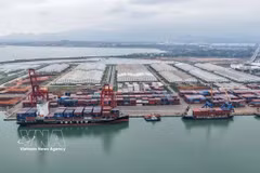 Le port international de Chu Lai est un centre logistique important dans la région des Hauts Plateaux du Centre. Photo : VNA