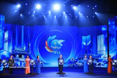 Les délégués procèdent au lancement du concours « Entrepreneuriat féminin par l’innovation et valorisation des marques vietnamiennes 2027 ». Photo : VNA
