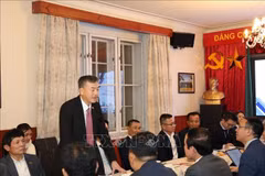 L'ambassadeur du Vietnam en République tchèque, Duong Hoai Nam lors de la conférence Photo : VNA