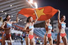 Hoàng Thị Minh Hạnh, Lê Thị Tuyết Mai, Nguyễn Thị Hằng et Nguyễn Thị Ngọc ont brillamment remporté la médaille d’or du relais féminin 4x400 m.