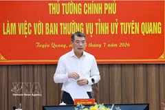 Le Premier ministre Lê Minh Hung préside, le 15 juillet, une séance de travail avec le Comité permanent du Parti de la province de Tuyên Quang. Photo : VNA