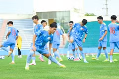 Des joueurs vietnamiens s'entraînent en vue des matchs de qualification du Groupe C pour la Coupe d'Asie des moins de 20 ans de l'AFC 2027. Photos : VFF