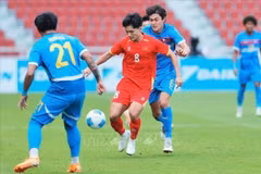 Les U22 vietnamiens affichent leur détermination face aux Philippines. Photo : VNA