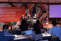 La cérémonie de présentation du rapport sur les Perspectives du développement asiatique de septembre 2026. Photo : VNA