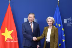 Le secrétaire général du Parti et président de la République, To Lam, et la présidente de la Commission européenne (CE), Ursula von der Leyen. Photo : VNA