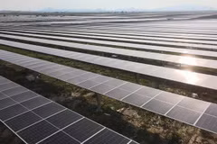 Station solaire photovoltaïque financée par la BAD dans la province de Kampong Chhnang au Cambodge (Photo : BAD)