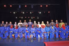 Les dirigeants ont assisté à des démonstrations d’arts martiaux exécutées par les pratiquants de la Fédération sénégalaise de Vovinam. Photo : VNA