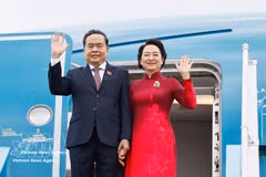 Le président de l’Assemblée nationale du Vietnam Trân Thanh Mân et son épouse Nguyên Thi Thanh Nga. Photo : VNA