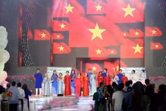 Le 11e festival Ao Dai de Ho Chi Minh-Ville, sur le thème « Ao Dai vietnamien - Le Vietnam en plein essor », s'ouvre le 7 mars (Photo : VNA)