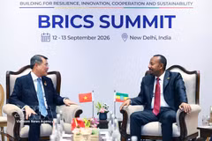 Le Premier ministre Lê Minh Hung et son homologue éthiopien Abiy Ahmed Ali. Photo : VNA