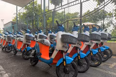 Au total, 500 vélos électriques en libre-service devraient être mis en service sur l'ensemble du réseau de stations de Hô Chi Minh-Ville en mars. Photo : Centre de gestion des transports publics de Hô Chi Minh-Ville