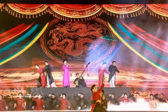 Spectacle artistique lors de la cérémonie d’ouverture du Festival Thang Long - Hanoï 2026. Photo : VNA