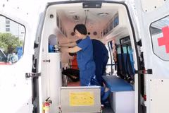 Une ambulance du service de soins d'urgence préhospitaliers de la zone spéciale de Phu Quoc, dans la province d'An Giang. Photo : VNA