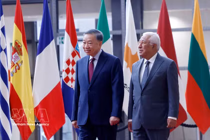Le secrétaire général du Parti et président de la République, To Lam, et le président du Conseil européen, António Costa. Photo : VNA