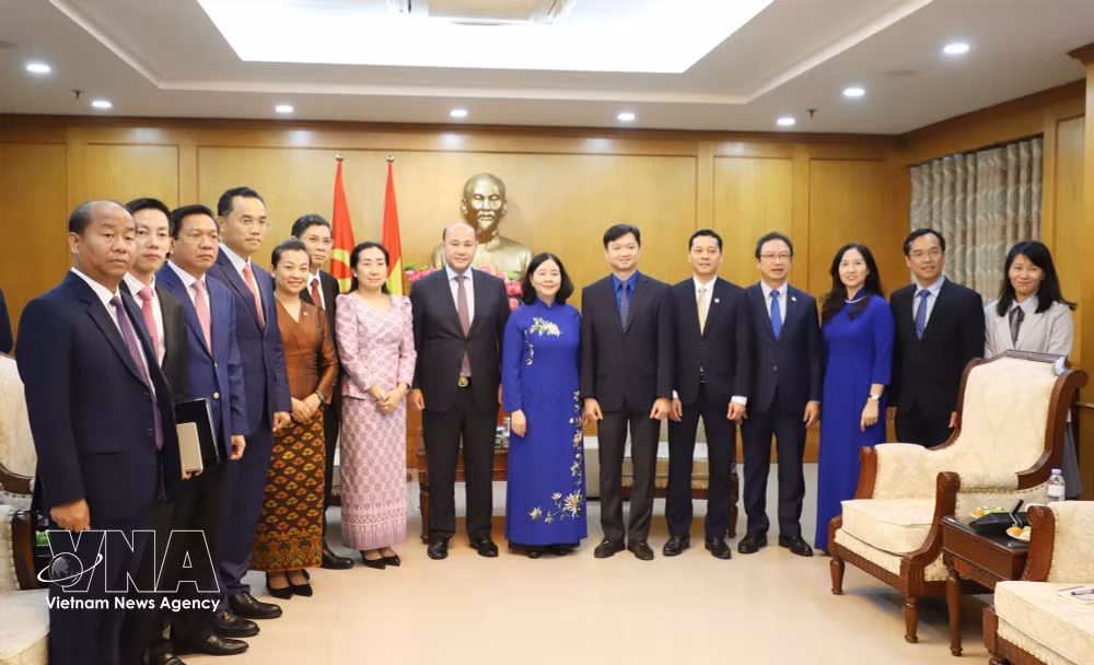 vnanet_potal-chu-tich-ubtw-mttq-viet-nam-tiep-doan-dai-bieu-cap-cao-hoi-lien-hiep-thanh-nien-campuchia-9048900.jpg