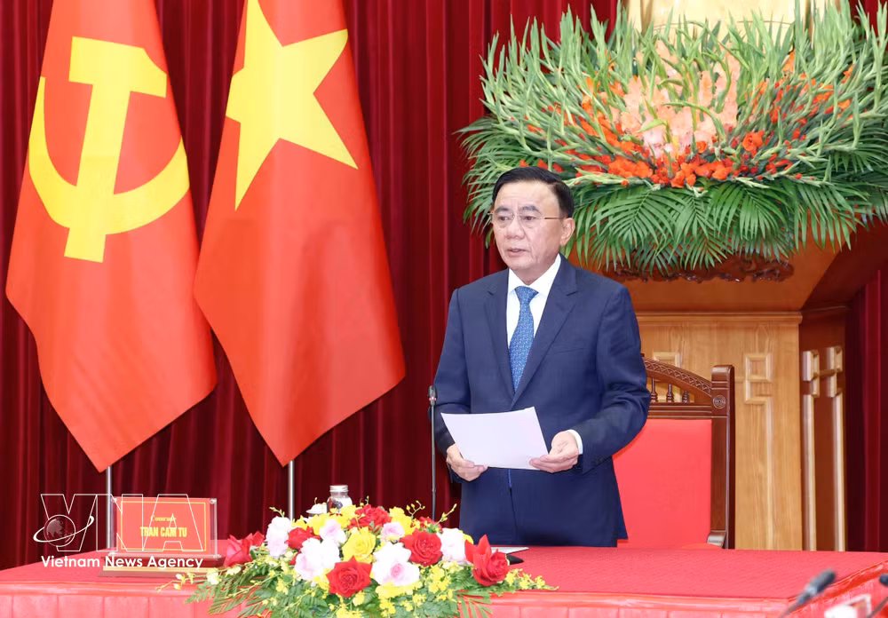 vnanet_potal-thuong-truc-ban-bi-thu-tiep-doan-can-bo-dang-nhan-dan-cach-mang-lao-9041311.jpg