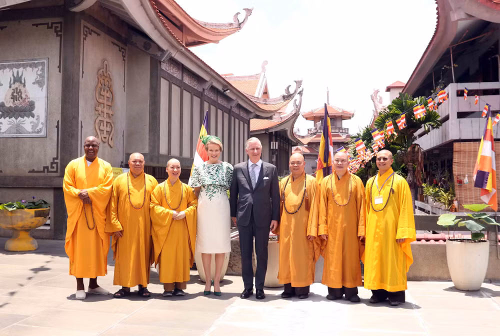 vna-potal-nha-vua-bi-philippe-va-hoang-hau-mathild-tham-thanh-pho-ho-chi-minh-chum-anh-7952303.jpg