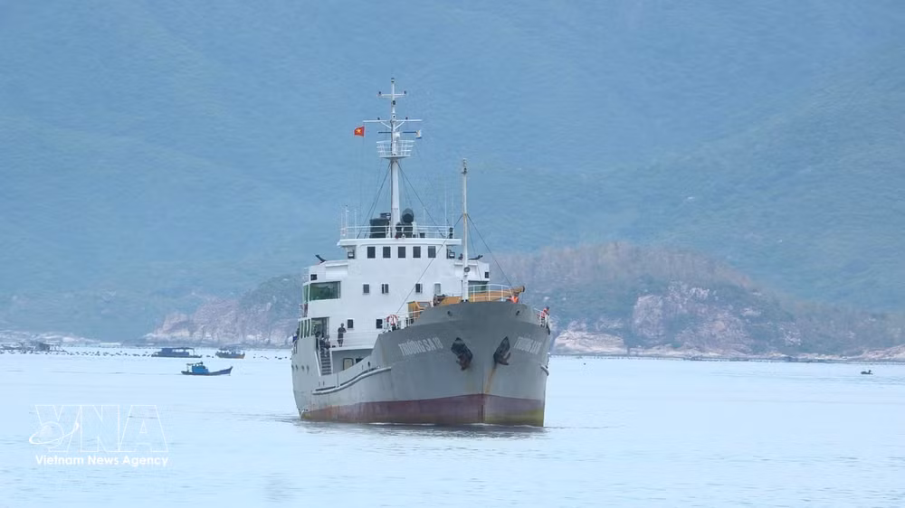 vnanet-potal-dua-32-ngu-dan-da-nang-gap-nan-bien-truong-sa-vao-bo-9000395.jpg