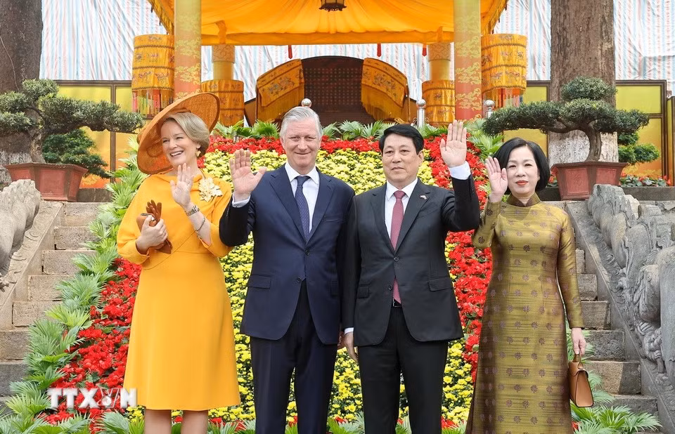 chu-tich-nuoc-va-nha-vua-bi-tham-hoang-thanh-thang-long-7946930-resize-1.jpg