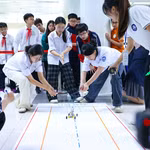 Le concours HNUE Olympic STEM 2025 a attiré près de 1 500 équipes, réunissant quelque 4 500 élèves issus de 21 Départements de l’Éducation et de la Formation. Photo : VNA