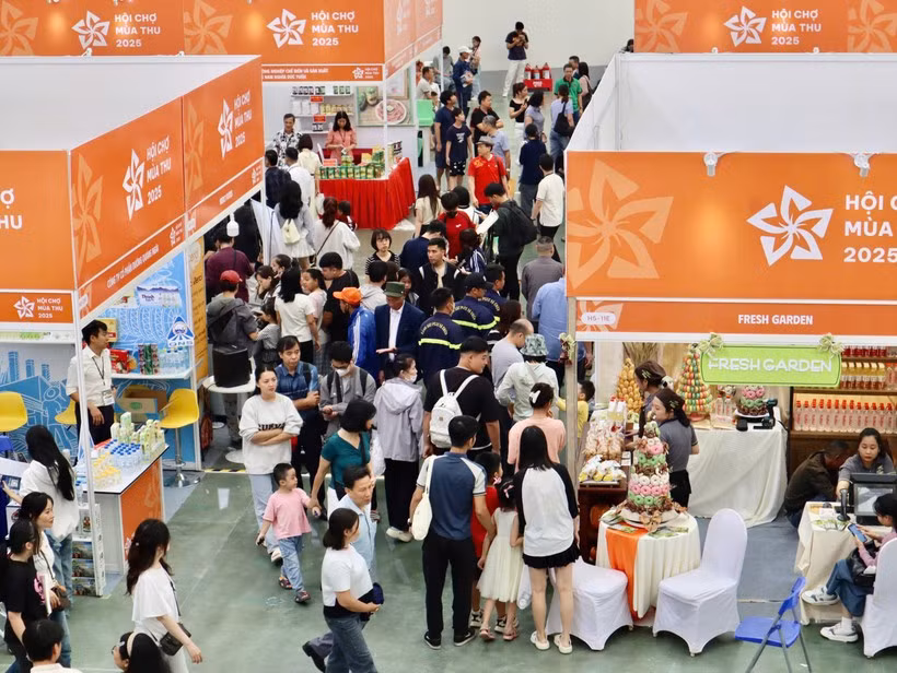 Le ministère de l'Industrie et du Commerce propose de réduire l'ampleur de la cérémonie de clôture de la première Foire d'Automne 2025, afin de manifester la solidarité avec les populations du Centre touchées par les intempéries. Photo : Vietnam+
