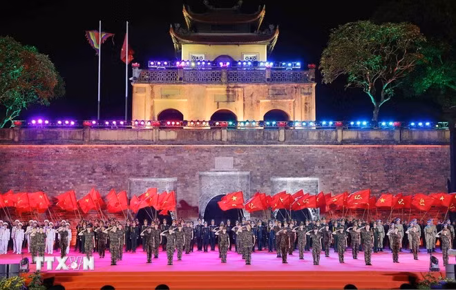 L'échange de musique militaire de l'ASEAN 2024 a ouvert ses portes à Hanoï le 19 décembre sous le thème « La musique connecte l'amitié ». Photo : VNA