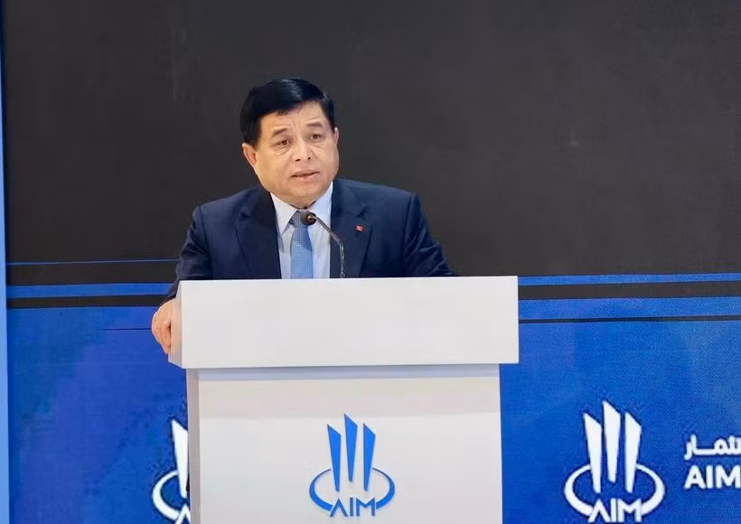 Le vice-Premier ministre Nguyen Chi Dung au 14e Congrès annuel de l'investissement (Congrès AIM) à Abou Dhabi, aux Émirats arabes unis. Photo : journal Chinh phu