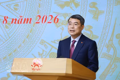Le Premier ministre Le Minh Hung s'exprime lors de la conférence. Photo: VNA