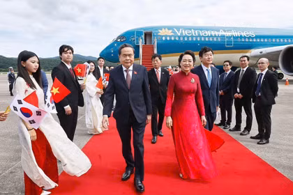 Le président de l’Assemblée nationale Trân Thanh Mân et son épouse Nguyên Thi Thanh Nga. Photo: VNA