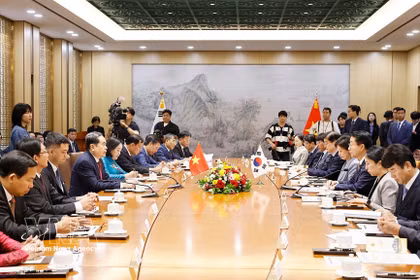 Le président de l’Assemblée nationale Trân Thanh Mân (gauche) et son homologue sud-coréen Cho Jeong Sik s'entretiennent à Séoul, le 7 septembre 2026. Photo: VNA