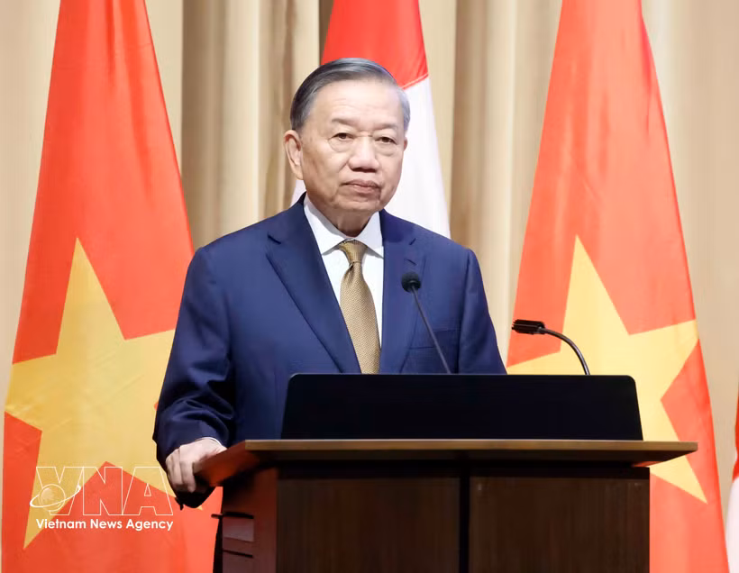 Le secrétaire général du Parti et président To Lam prononce un discours de politique générale intitulé "Le partenariat stratégique Vietnam-Canada dans un monde en pleine mutation". Photo : VNA