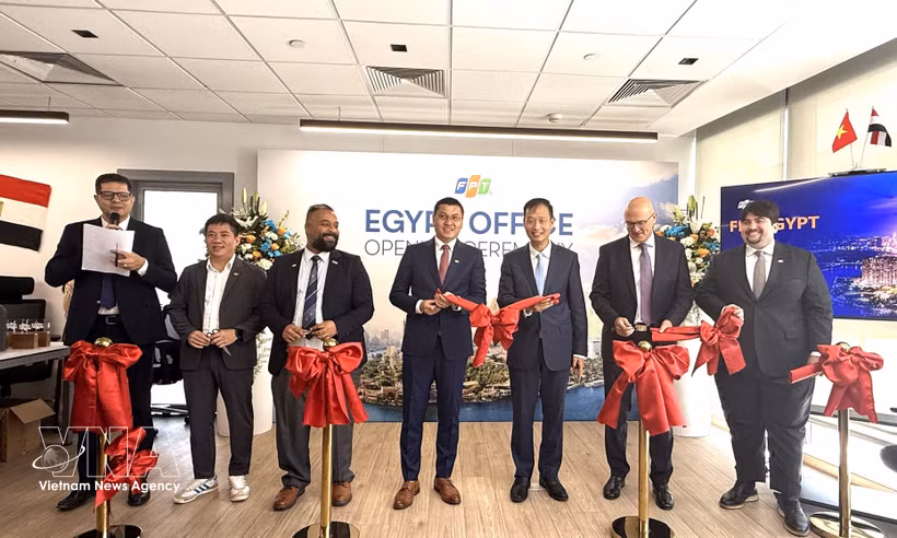 Le groupe FPT a inauguré, le 13 octobre, son bureau en Égypte, baptisé FPT Egypt. Photo : VNA
