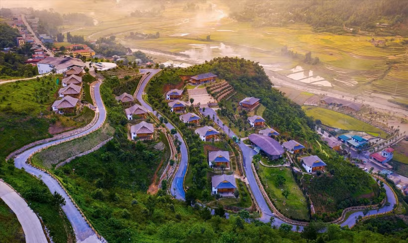 Vue panoramique de la station balnéaire de Le-Chapa dans la commune de Tu Le, district de Van Chan. Photo : VNA