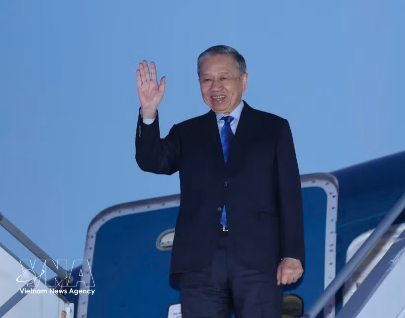 Le secrétaire général du Parti communiste du Vietnam et président de la République, To Lam termine avec succès sa visite d’État au Canada. Photo : VNA