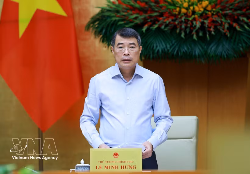 Le Premier ministre Le Minh Hung préside la réunion thématique du gouvernement consacrée à l’élaboration des lois pour le mois d’août 2026. Photo : VNA