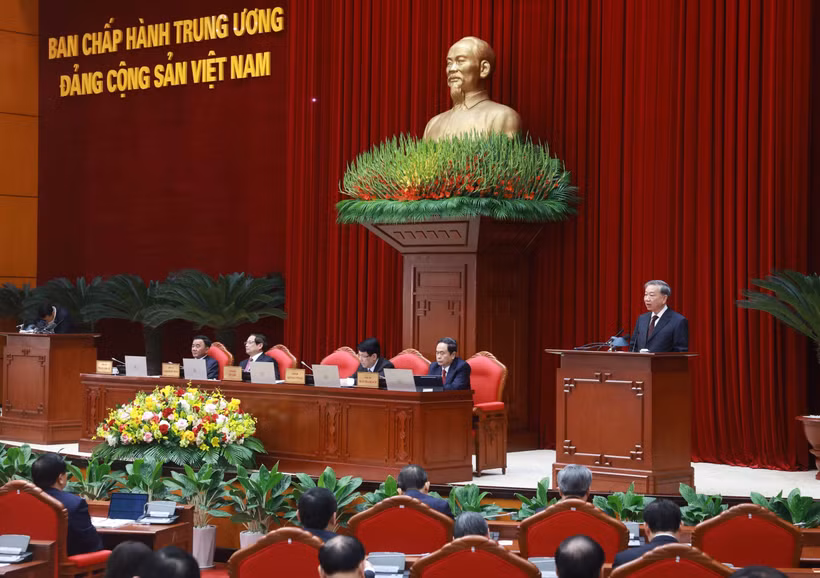 Le secrétaire général du Parti To Lam prend la parole à l'ouverture du 11e Plénum du Parti communiste du Vietnam du 13e mandat, le 10 avril à Hanoï. Photo : VNA