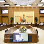 Panorama de la réunion du Comité permanent de l'Assemblée nationale, le 17 août. Photo: VNA