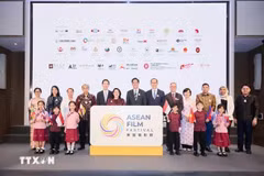 Délégués lors de l'ouverture du Festival du film de l'ASEAN à Hong Kong (Chine). Photo: VNA