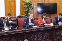 Le vice-PM Tran Luu Quang reçoit le deuxième ministre singapourien du Commerce et de l'Industrie