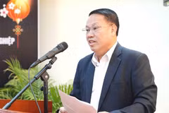 Les Vietnamiens au Laos fiers des réalisations exceptionnelles de leur pays natal