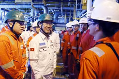 Le président formule ses vœux du Têt aux travailleurs de plates-formes gazo-pétrolières